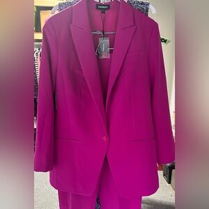 Express Suit Size L jacket, size 10 pant NWT